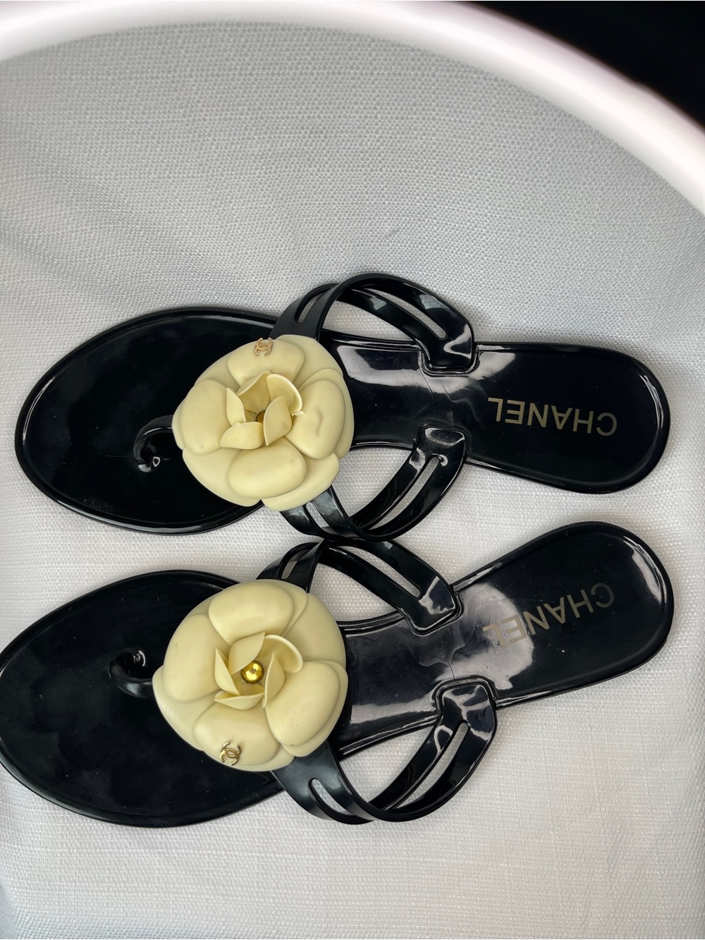 CHANEL Black Jelly Sandals with Cream Camellia Accent - Picture 4 of 7